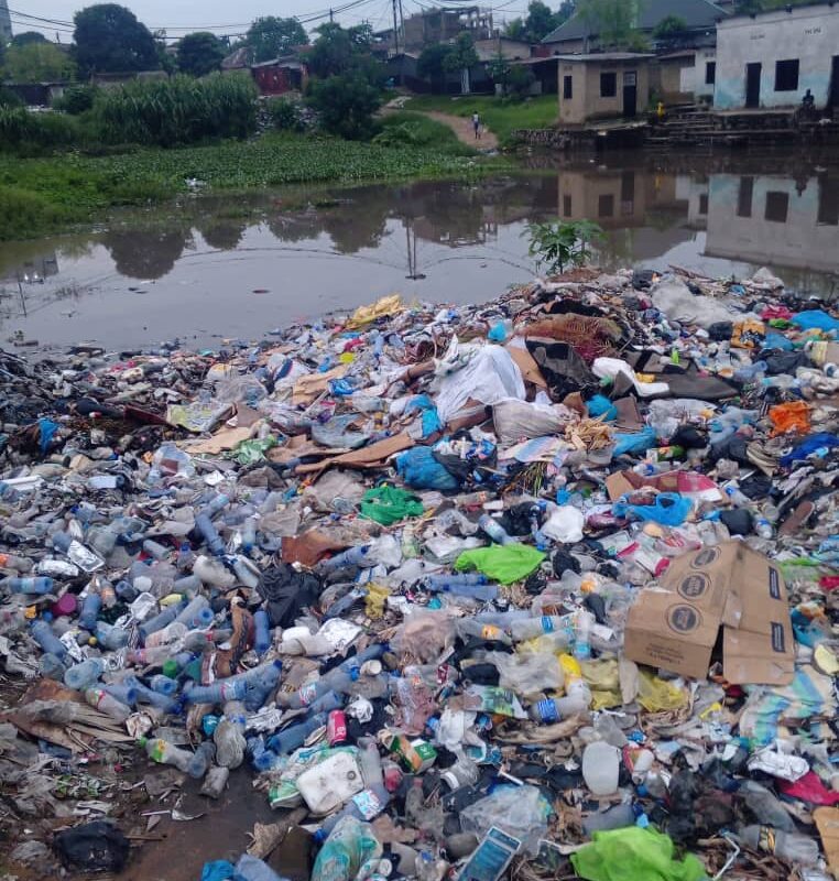 Inondations à Mont-Ngafula : L’école primaire Christ-Roi confrontée à une insalubrité