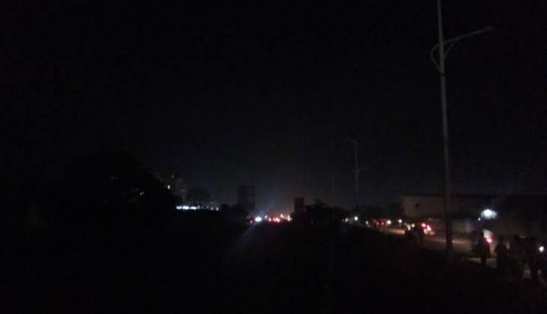 Mont-Ngafula Kimwenza Gare : Le Quartier MANGA Privé d’Électricité, un Appel Urgent aux Autorités