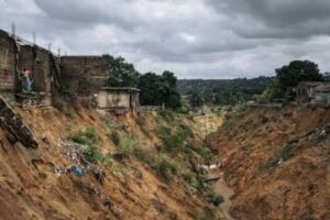 Pluies diluviennes et chaos urbain : Quand Mont-Ngafula se noie, c’est l’urbanisme congolais qui s’effondre