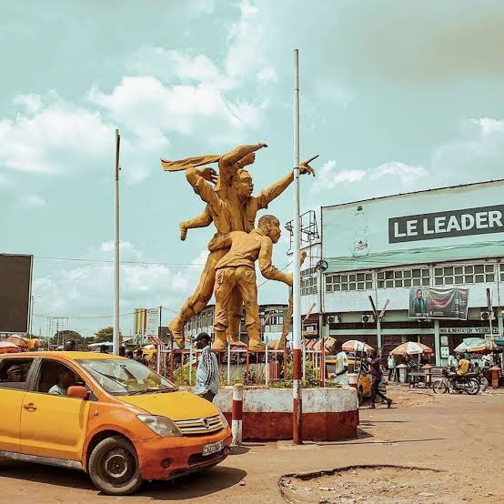 Matete : Un cambiste braqué en plein jour, l’impunité s’installe dans un climat sécuritaire délétère