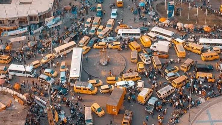 Kinshasa : Tous les chauffeurs de taxi et bus sommés de se faire identifier à la division urbaine des transports